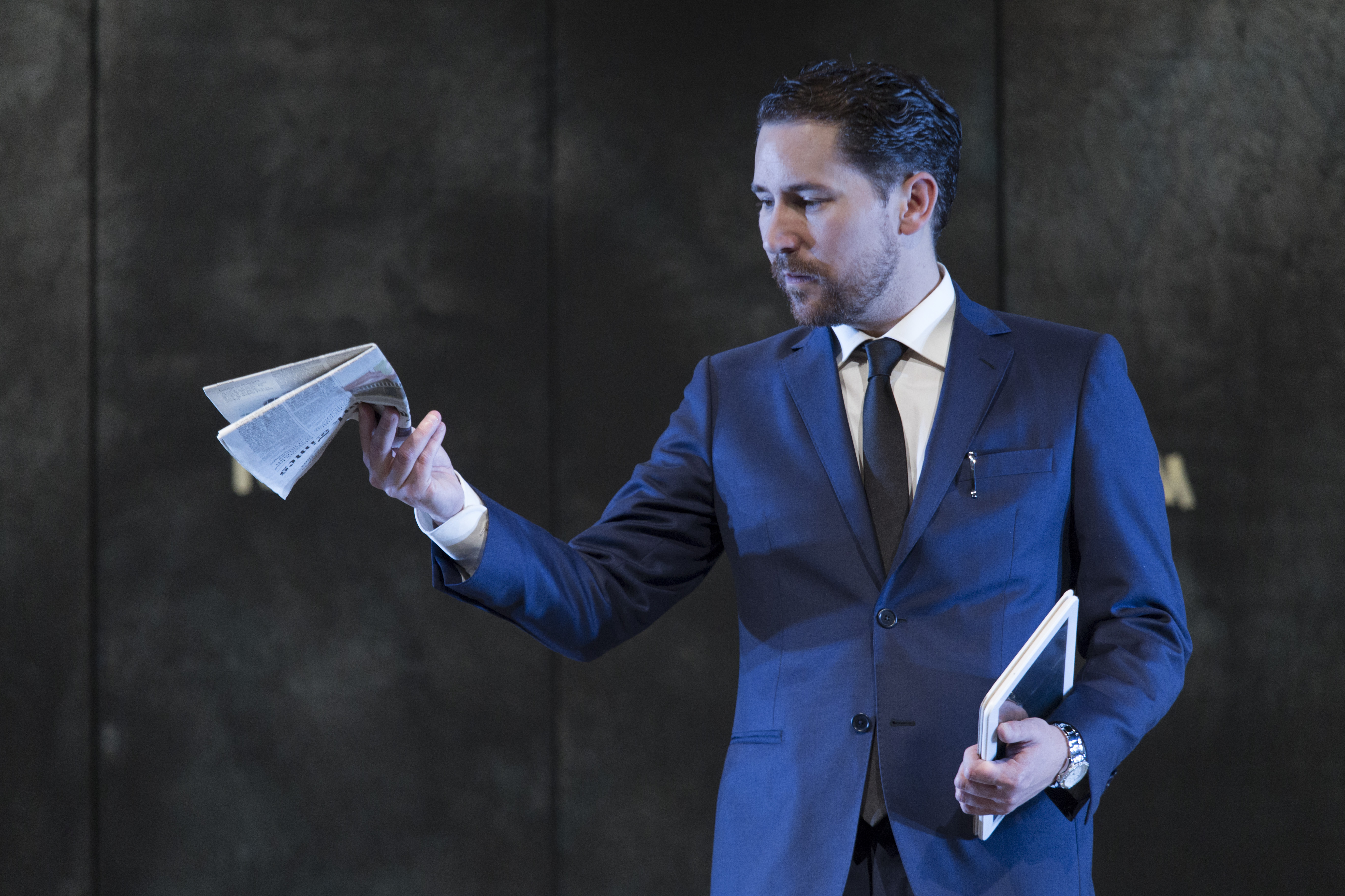 MUÑECA DE PORCELANA