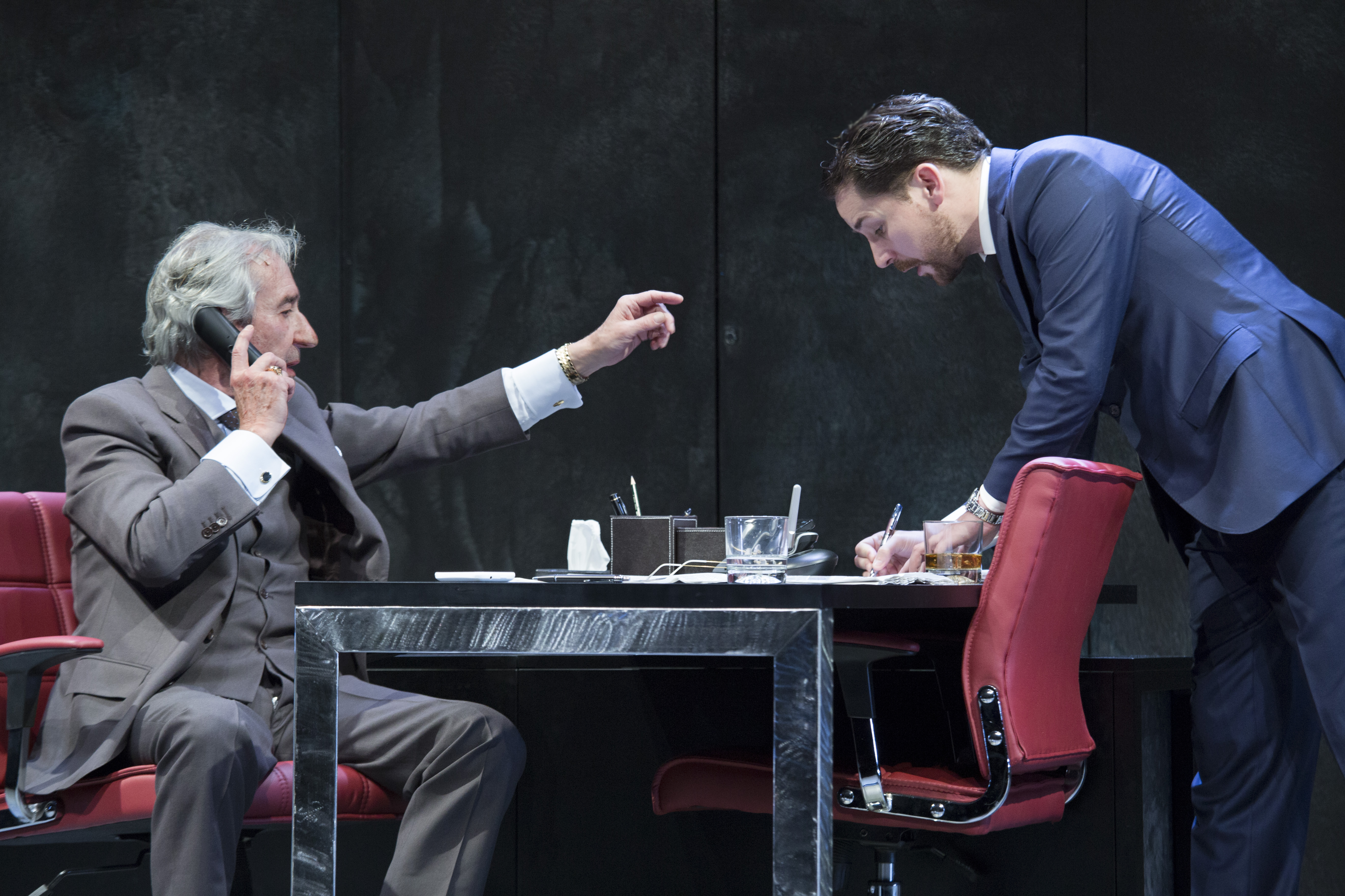 MUÑECA DE PORCELANA