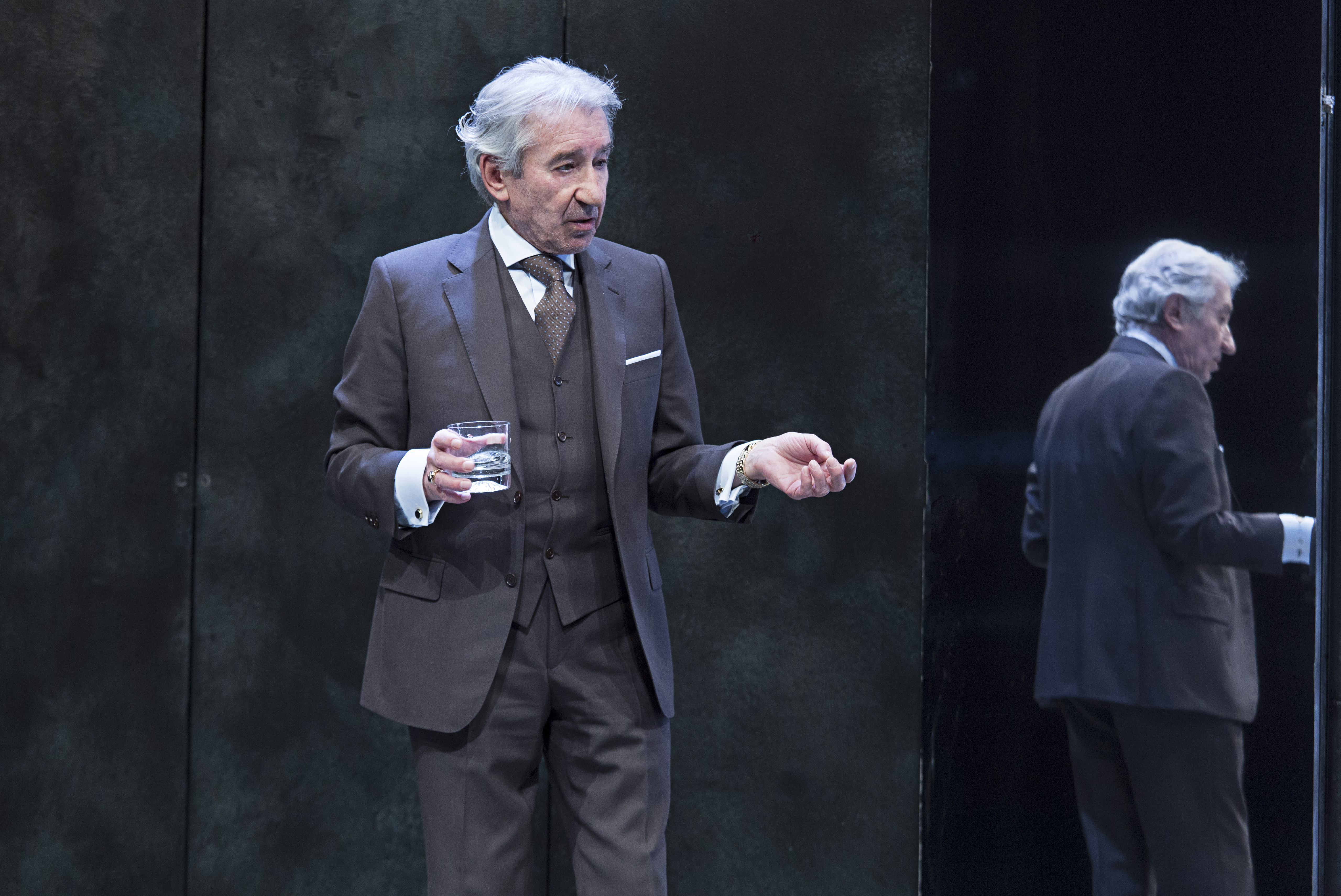 MUÑECA DE PORCELANA