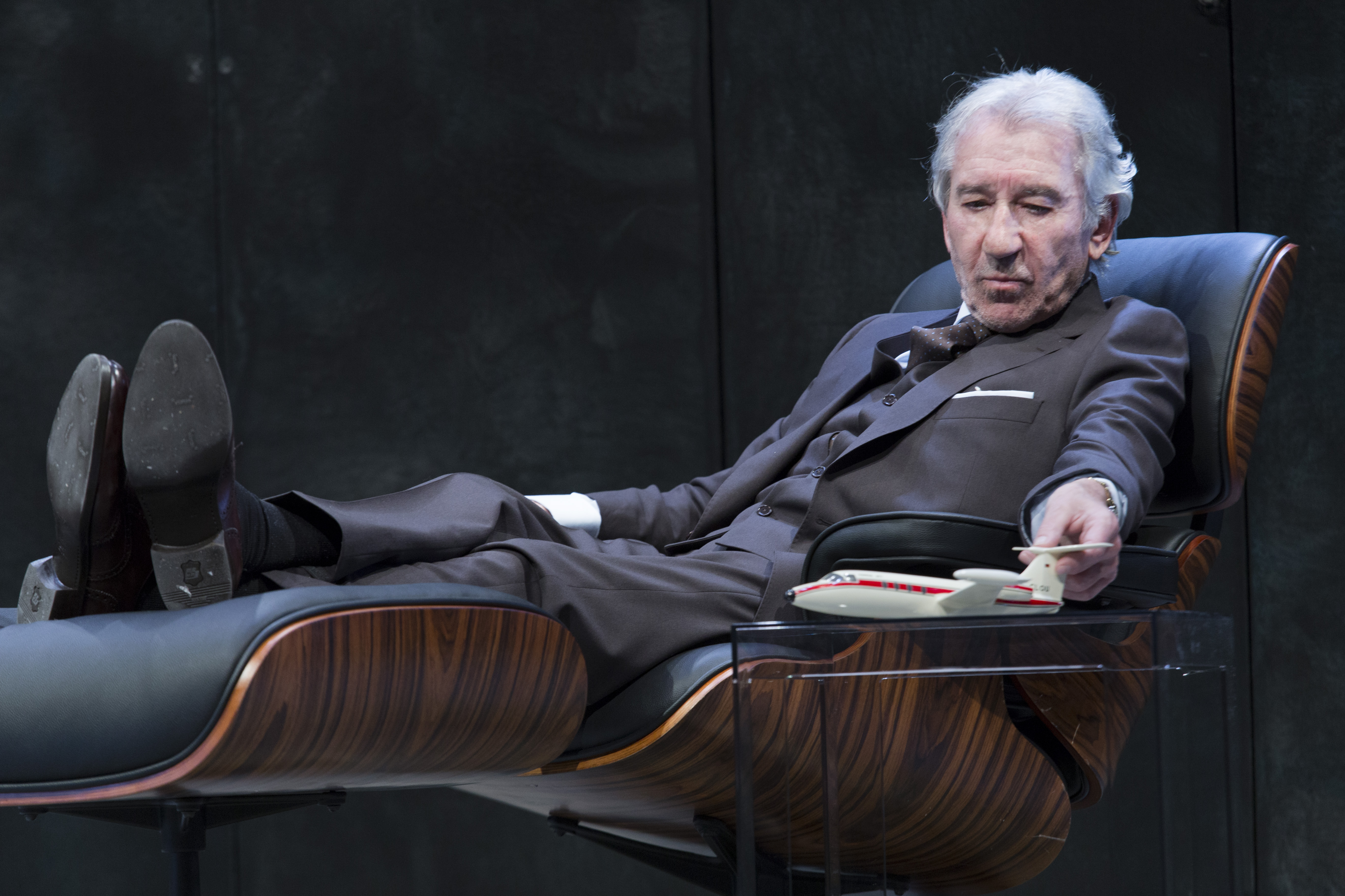 MUÑECA DE PORCELANA