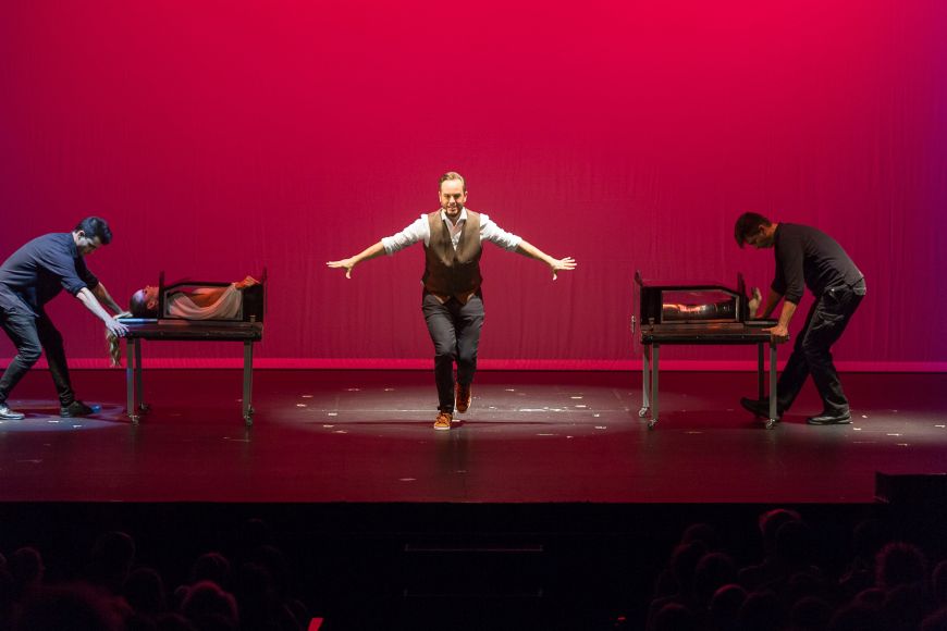 JORGE BLASS: PALABRA DE MAGO JORGE BLASS: PALABRA DE MAGO