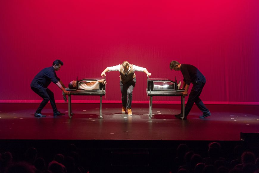 JORGE BLASS: PALABRA DE MAGO JORGE BLASS: PALABRA DE MAGO