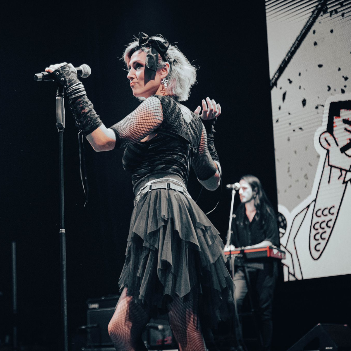 Rock en família presenta HÉROES